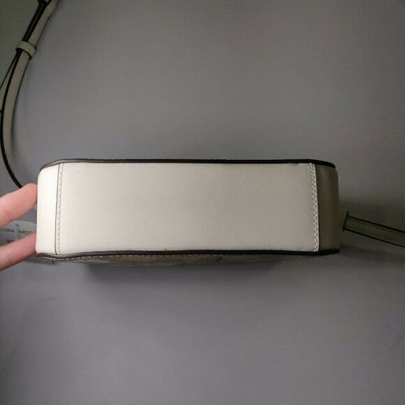 NWT Coach C3354 Mini Camera Bag Signature Daisy - Picture 5 of 5